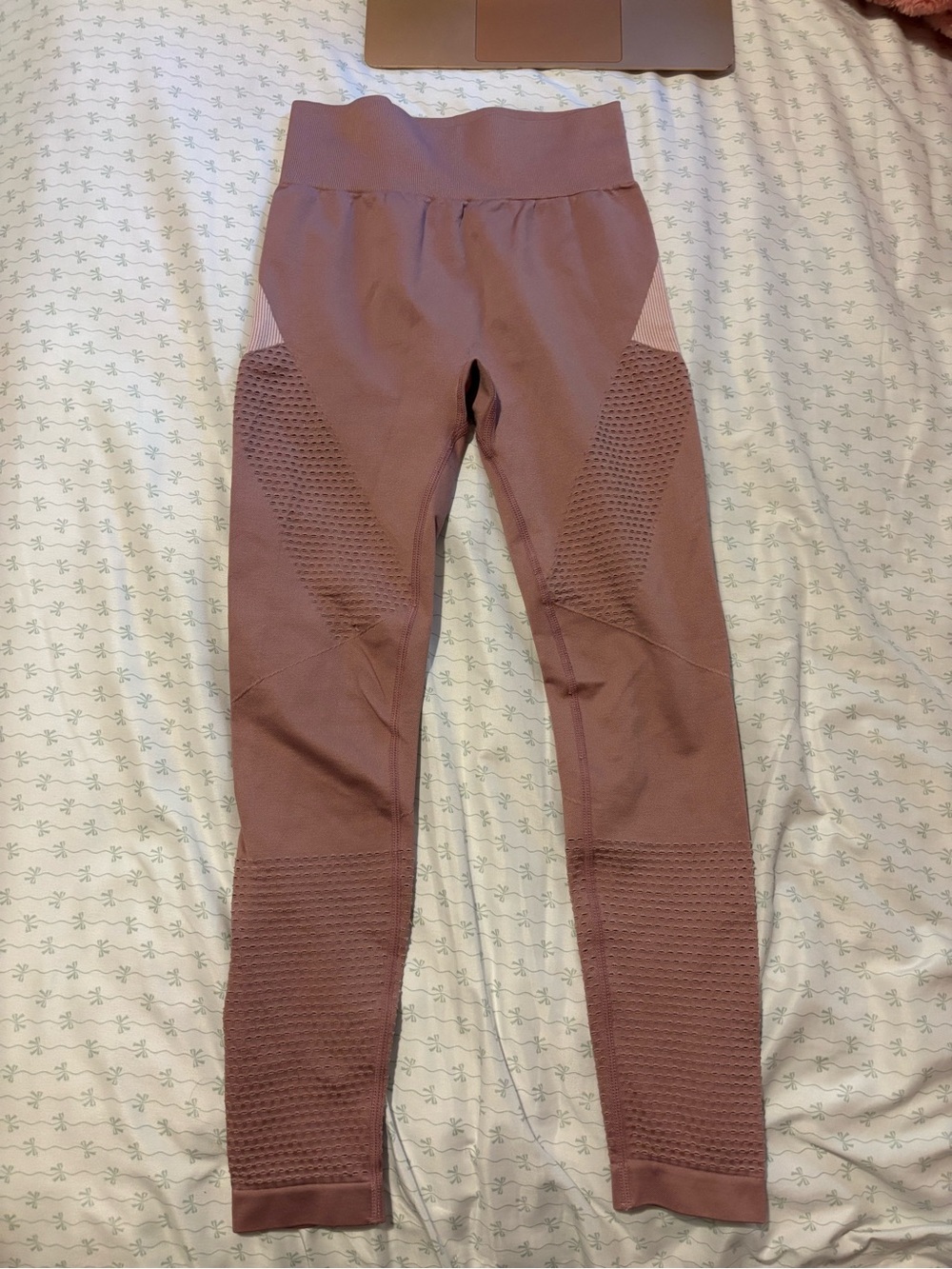 High-Rise Seamless Mauve Leggings with Textured Panels
